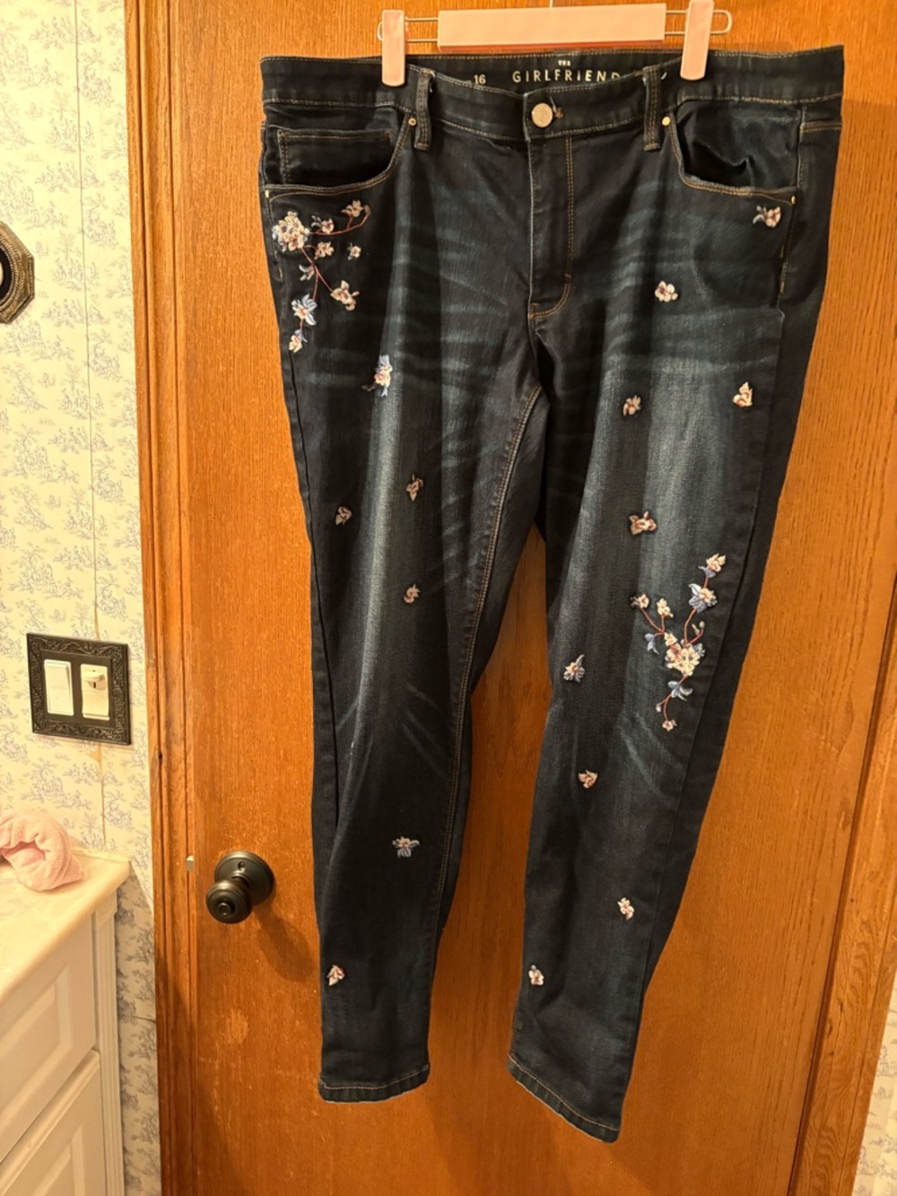 White House Black Market Floral Embroidered Jeans The Girlfriend  WHBM Lk New 16